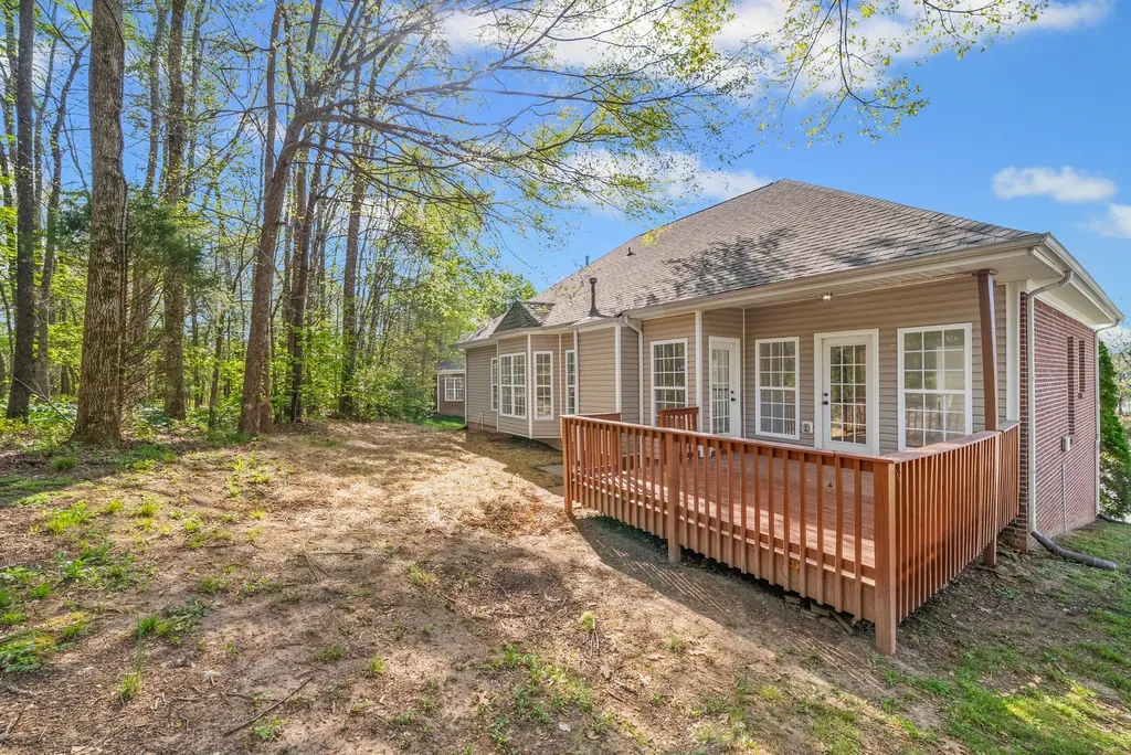 1986 Stone Valley Court Clarksville TN 37043
