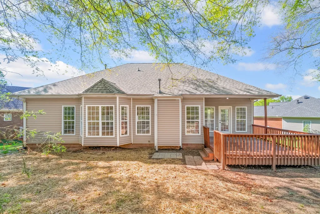 1986 Stone Valley Court Clarksville TN 37043