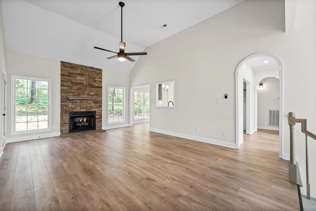 1986 Stone Valley Court Clarksville TN 37043