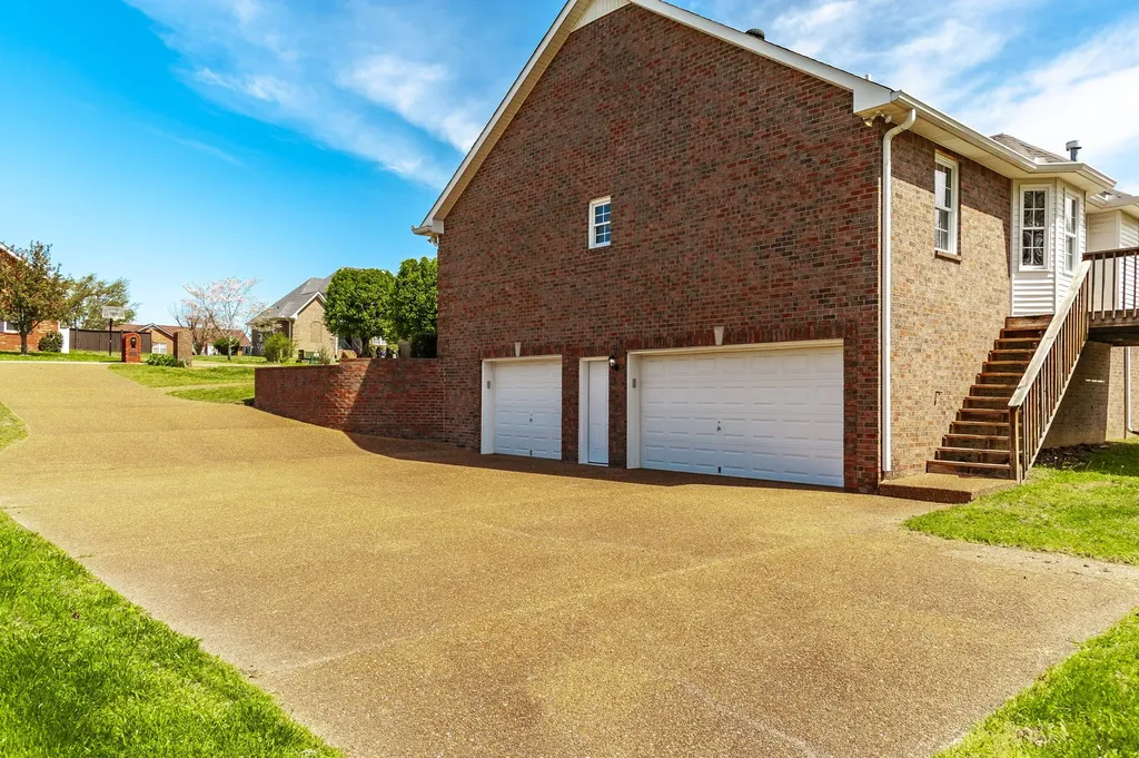 251 Allen Drive Greenbrier TN 37073