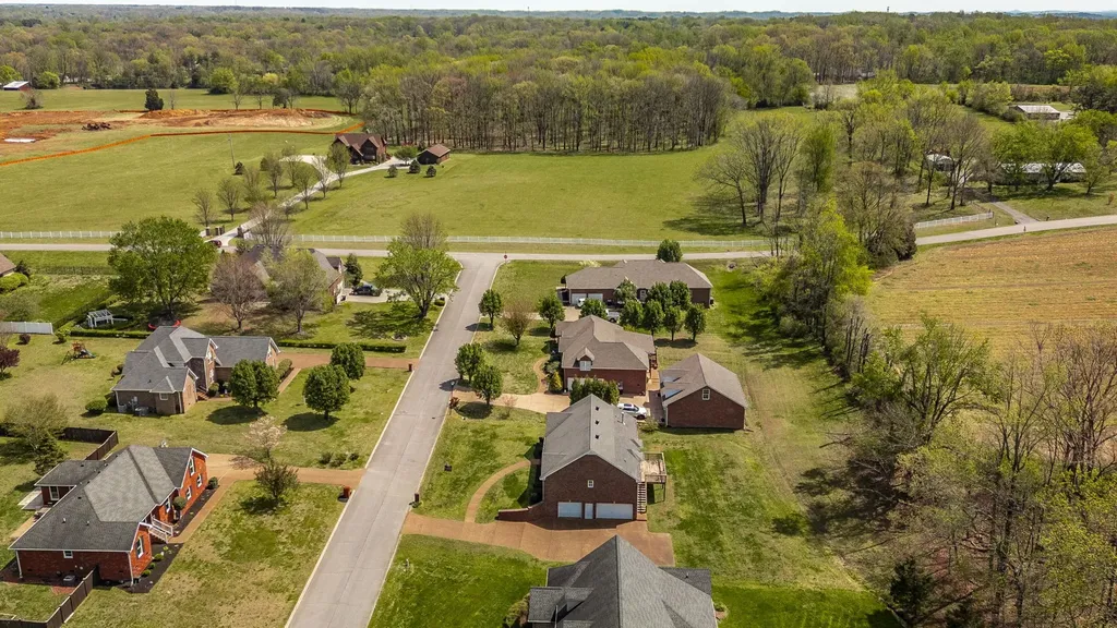 251 Allen Drive Greenbrier TN 37073