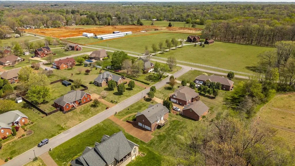 251 Allen Drive Greenbrier TN 37073