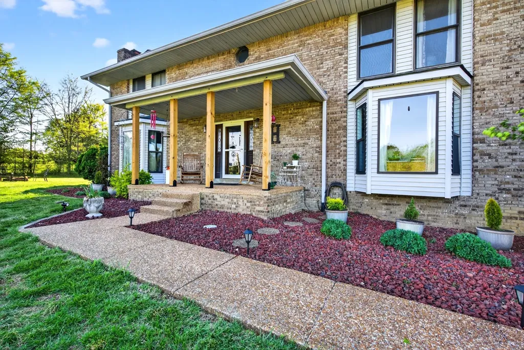 2560 Highway 48 Clarksville TN 37040