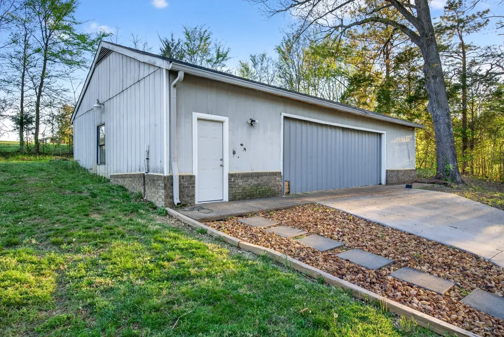 2560 Highway 48 Clarksville TN 37040