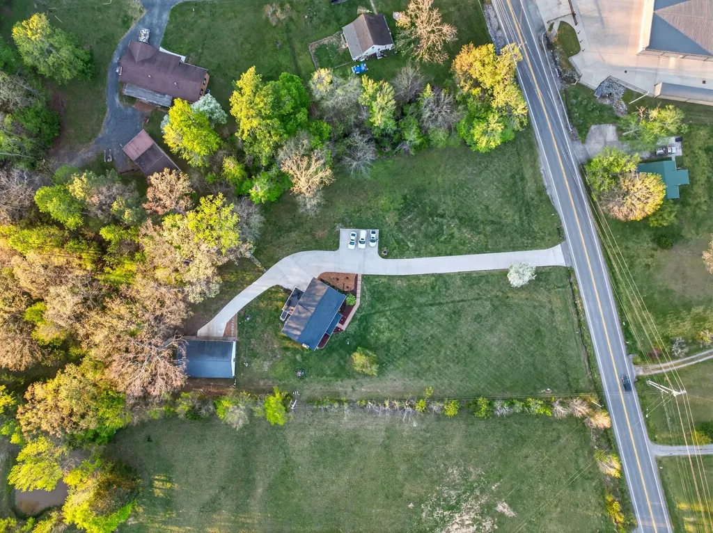 2560 Highway 48 Clarksville TN 37040