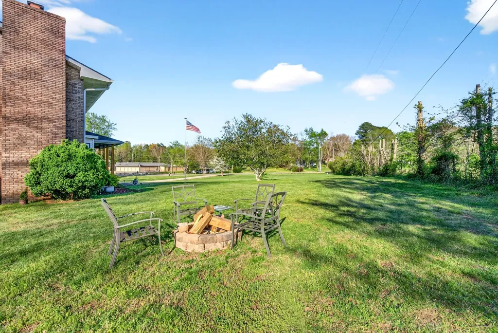 2560 Highway 48 Clarksville TN 37040