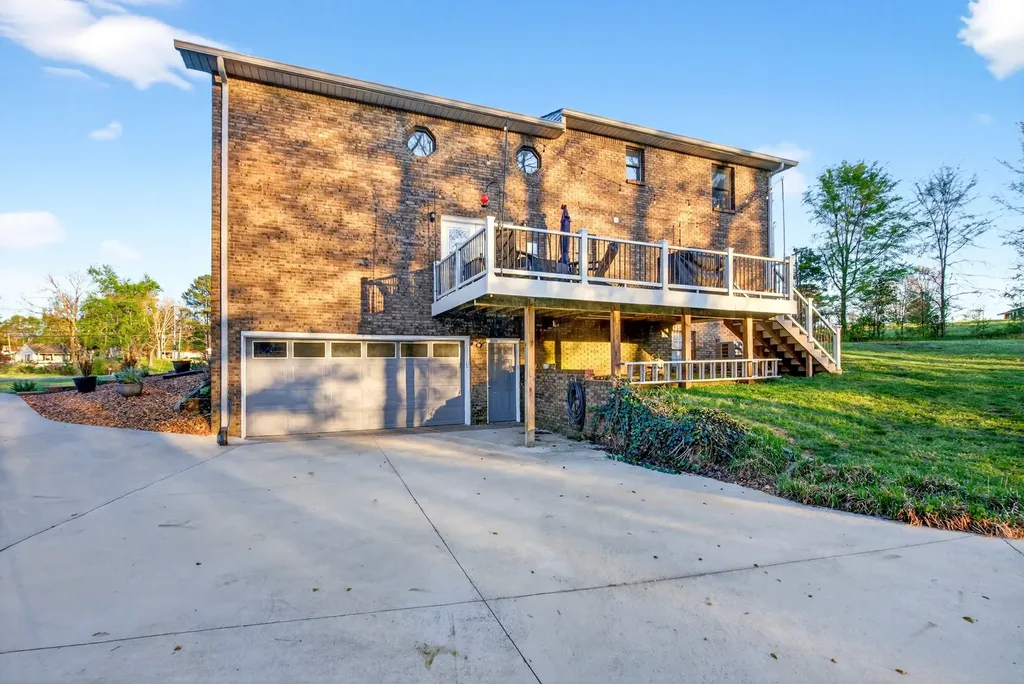 2560 Highway 48 Clarksville TN 37040