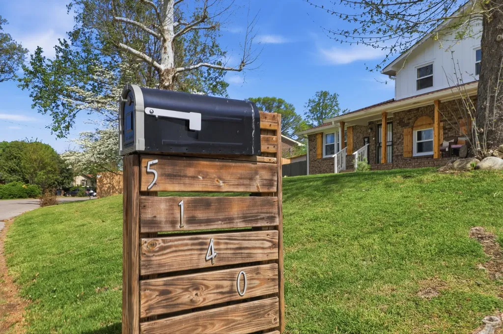 5140 Whitaker Drive Nashville TN 37211