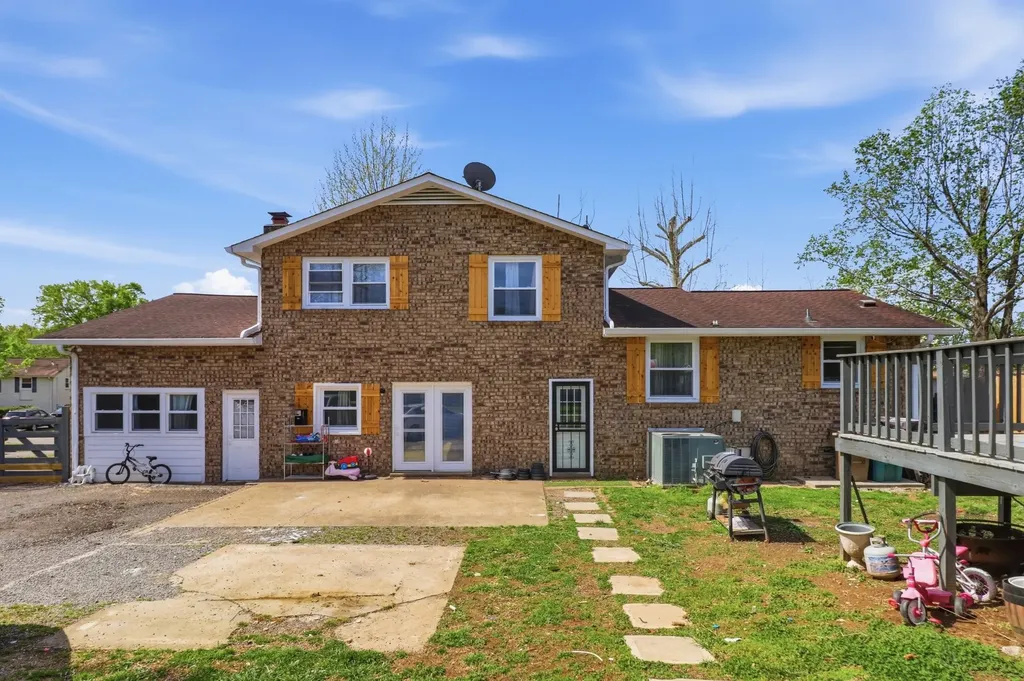 5140 Whitaker Drive Nashville TN 37211