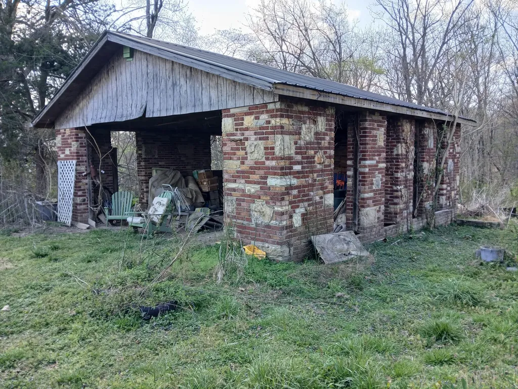 652 Gamaliel Road Red Boiling Springs TN 37150