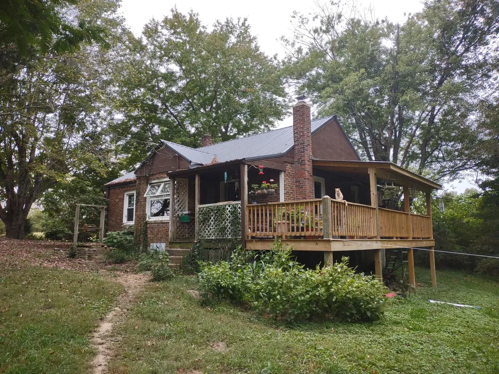 652 Gamaliel Road Red Boiling Springs TN 37150