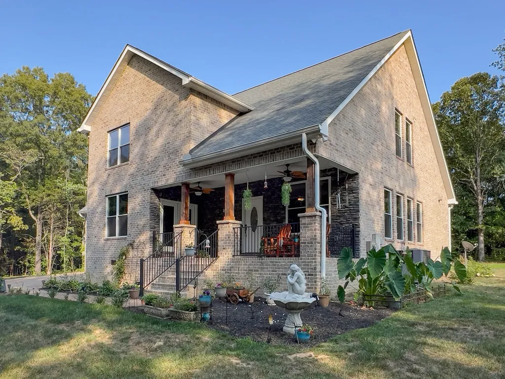 2999 Dugley Branch Drive Bon Aqua TN 37025