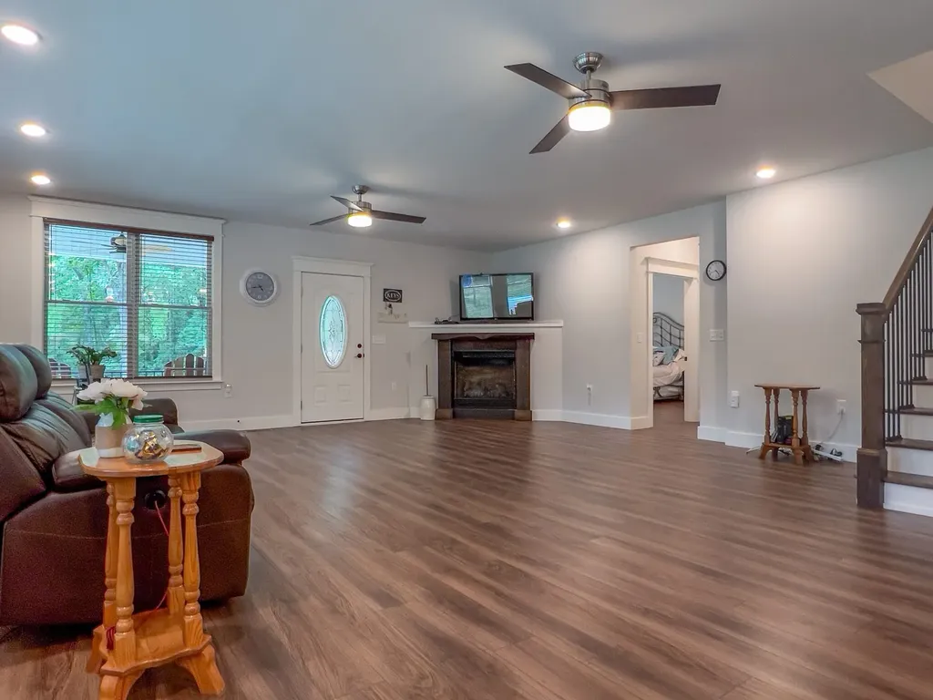 2999 Dugley Branch Drive Bon Aqua TN 37025