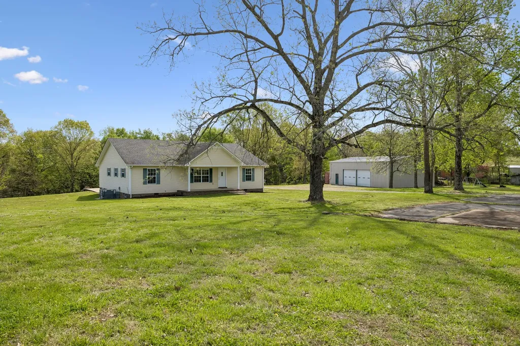 1235 Yell Road Lewisburg TN 37091