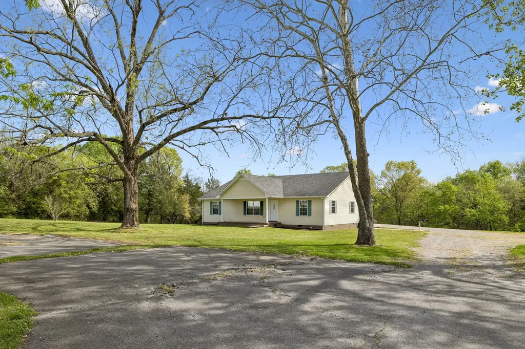 1235 Yell Road Lewisburg TN 37091