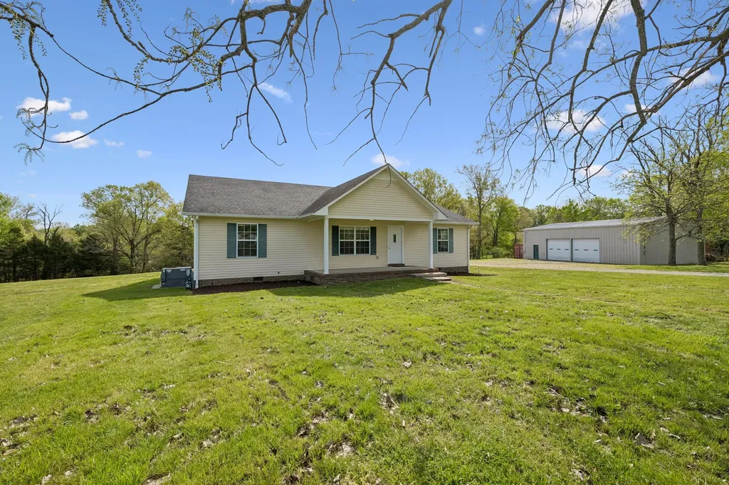 1235 Yell Road Lewisburg TN 37091