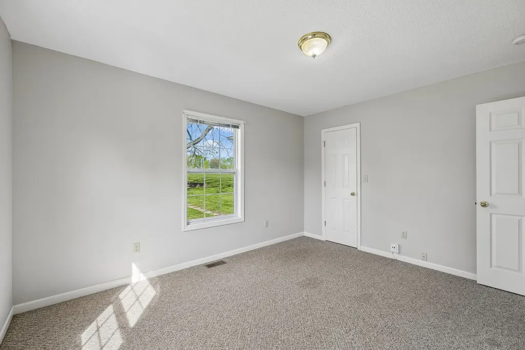 1235 Yell Road Lewisburg TN 37091