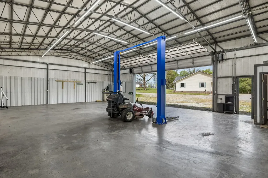 1235 Yell Road Lewisburg TN 37091