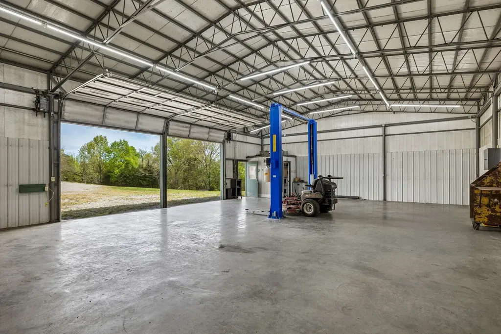 1235 Yell Road Lewisburg TN 37091
