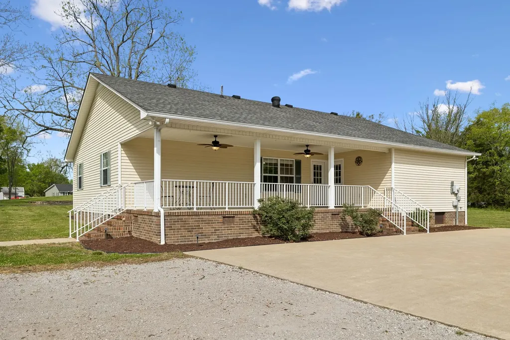 1235 Yell Road Lewisburg TN 37091