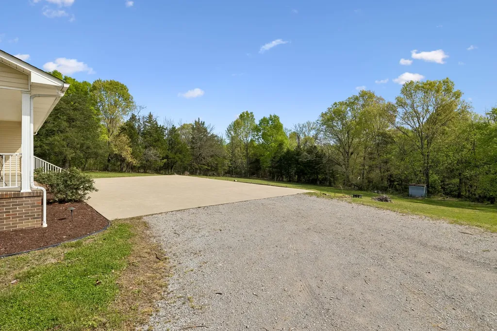 1235 Yell Road Lewisburg TN 37091