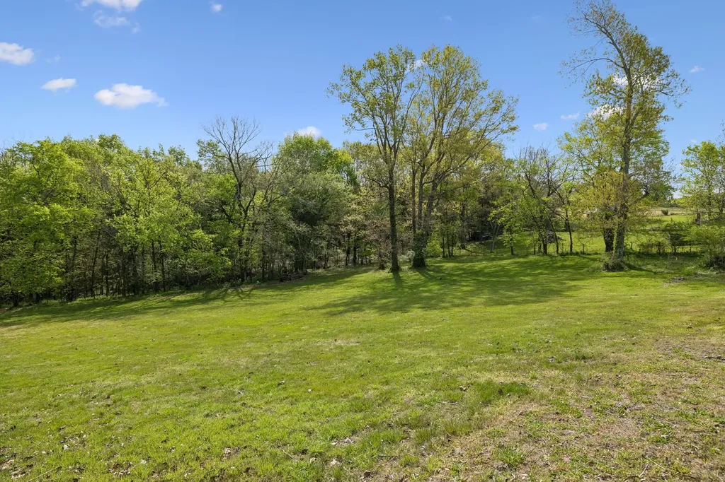 1235 Yell Road Lewisburg TN 37091
