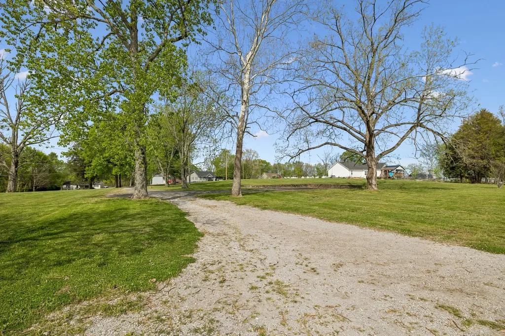 1235 Yell Road Lewisburg TN 37091