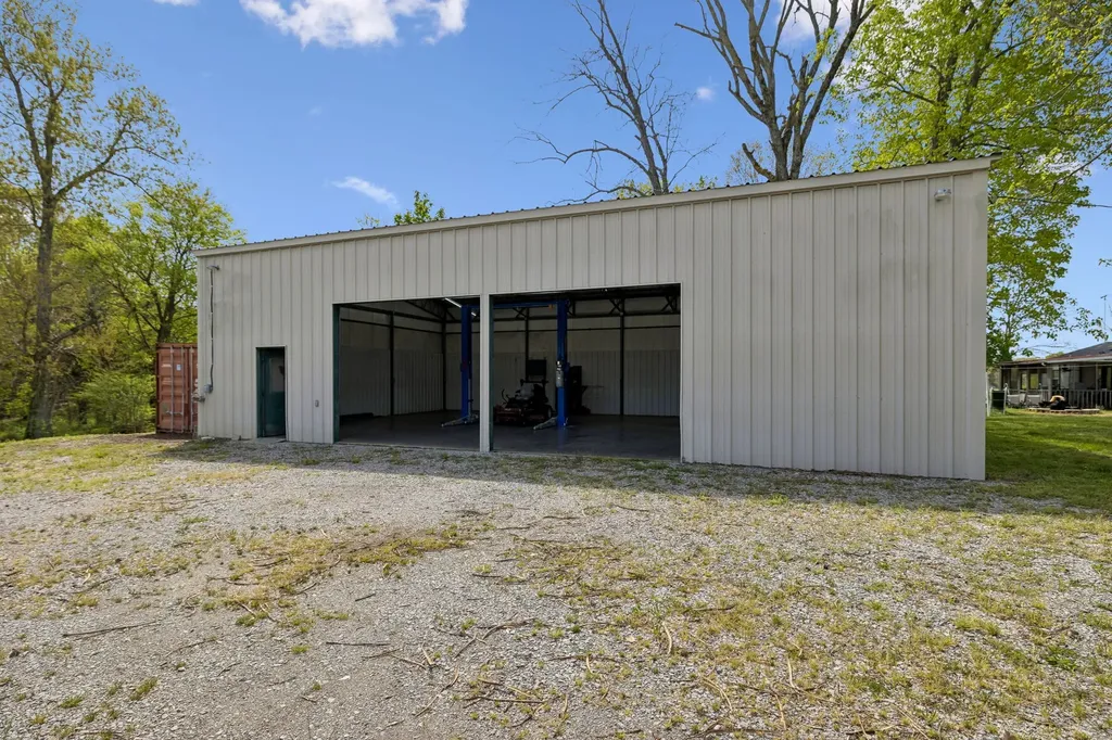 1235 Yell Road Lewisburg TN 37091