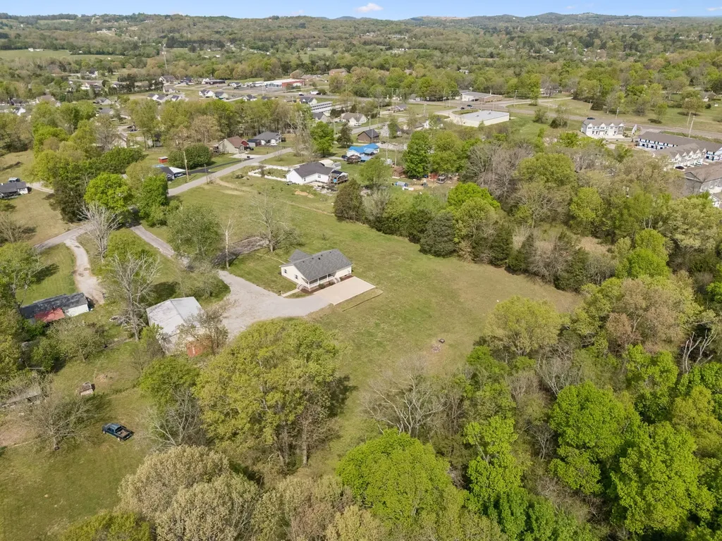 1235 Yell Road Lewisburg TN 37091