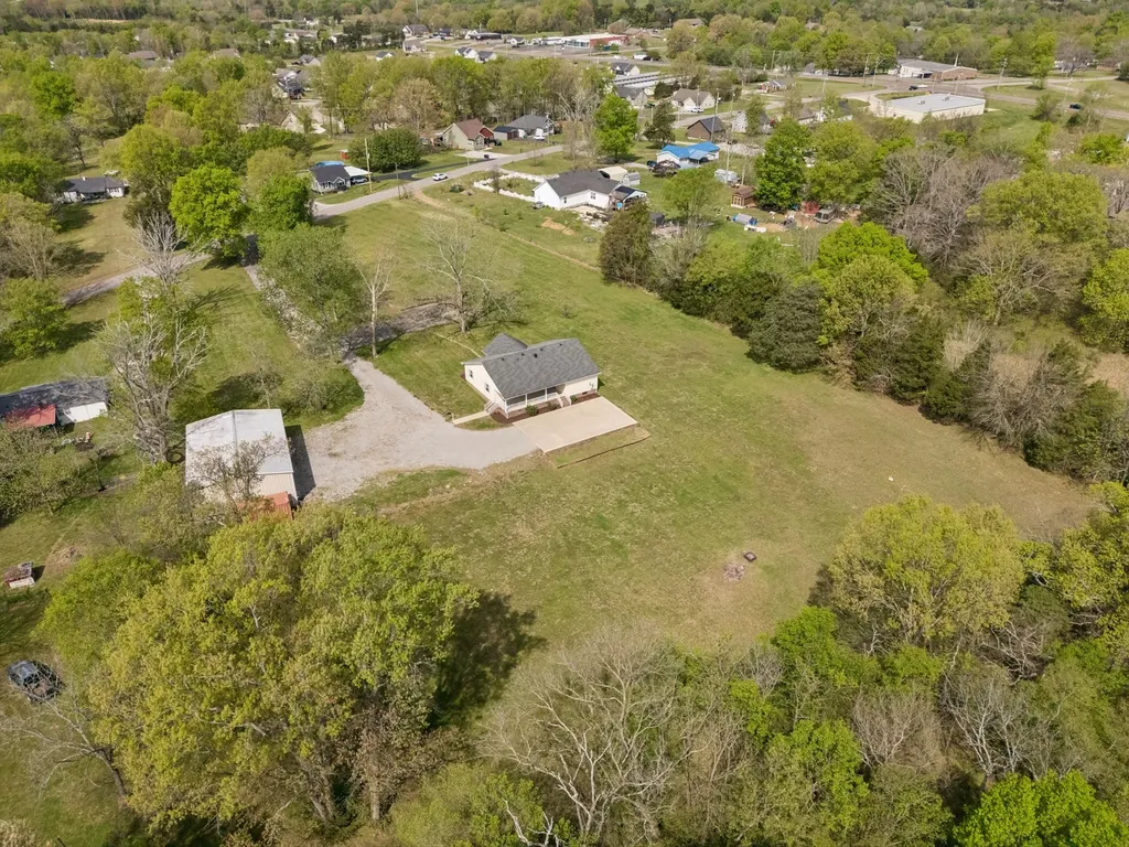 1235 Yell Road Lewisburg TN 37091