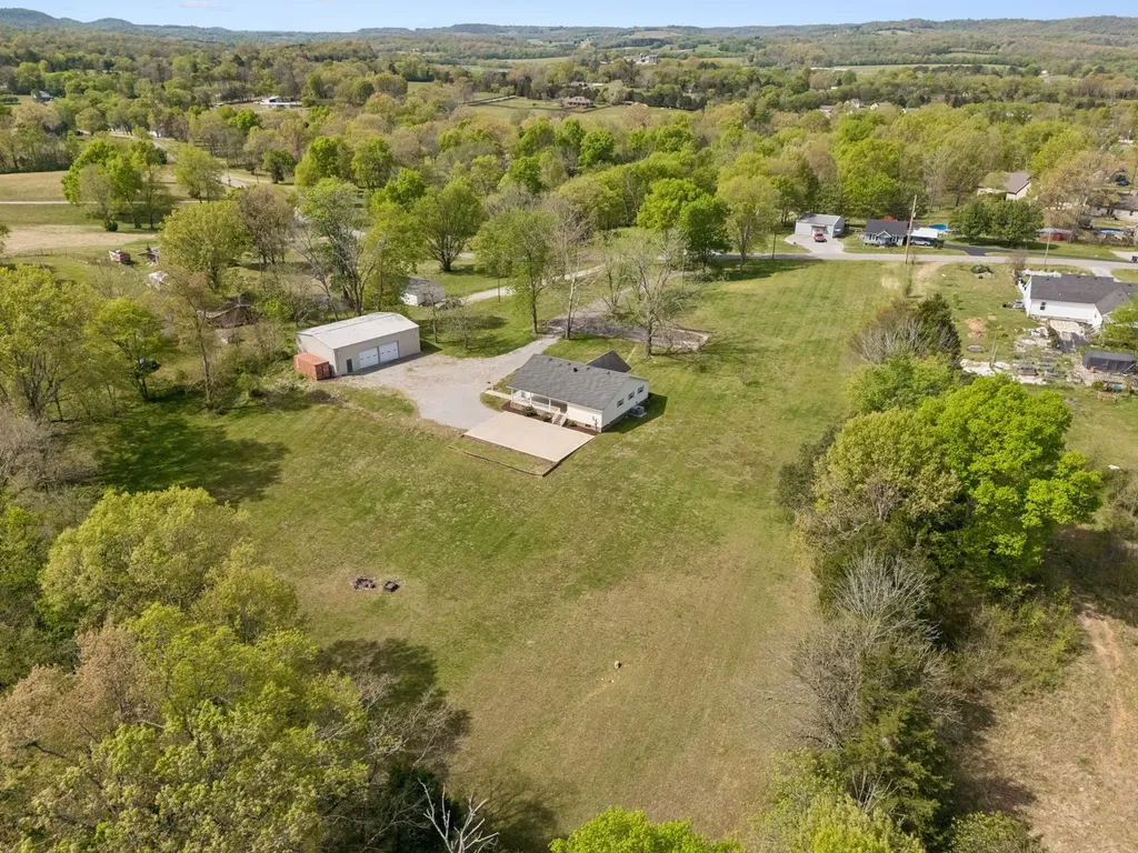 1235 Yell Road Lewisburg TN 37091