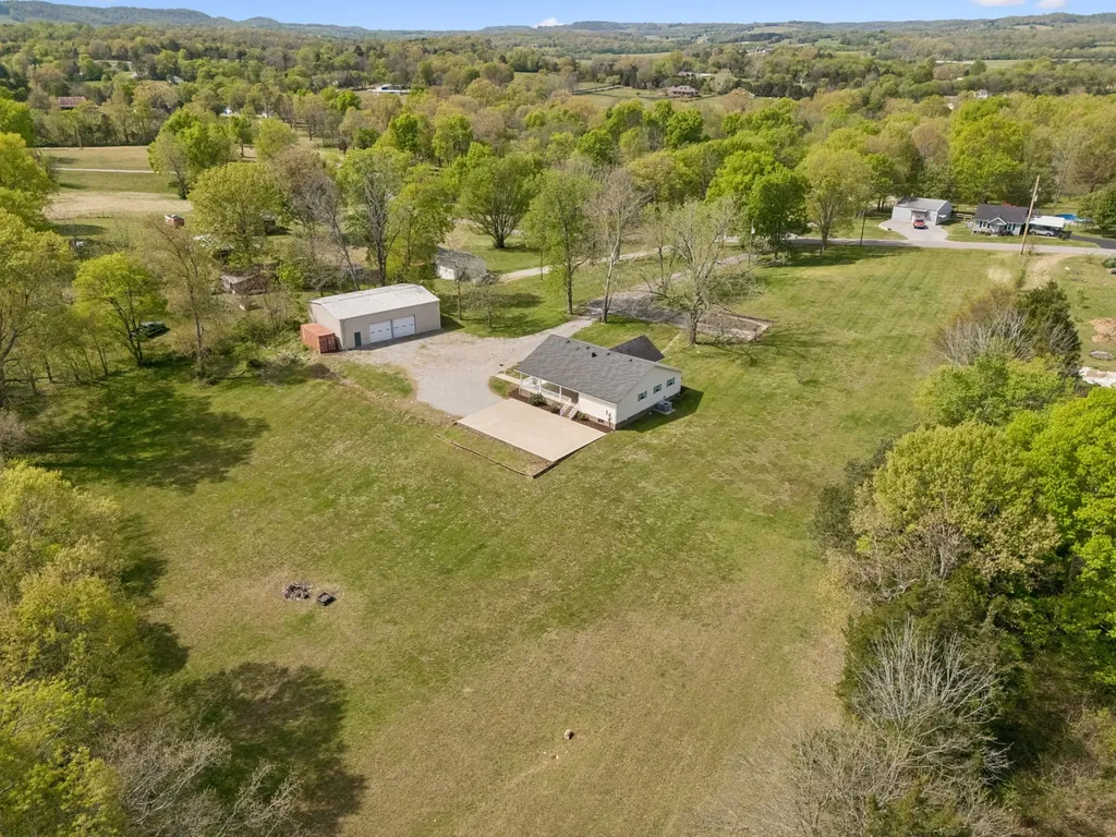 1235 Yell Road Lewisburg TN 37091