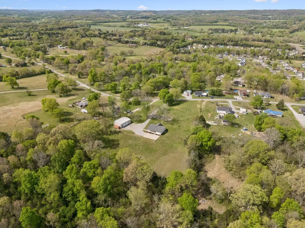 1235 Yell Road Lewisburg TN 37091