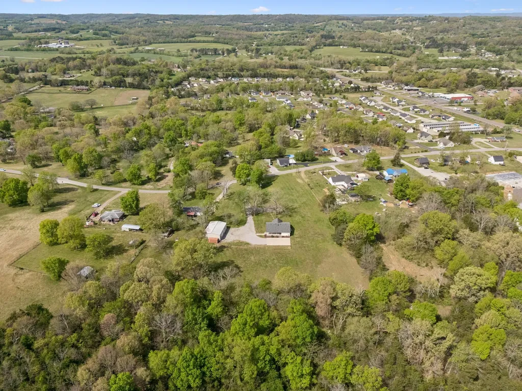 1235 Yell Road Lewisburg TN 37091
