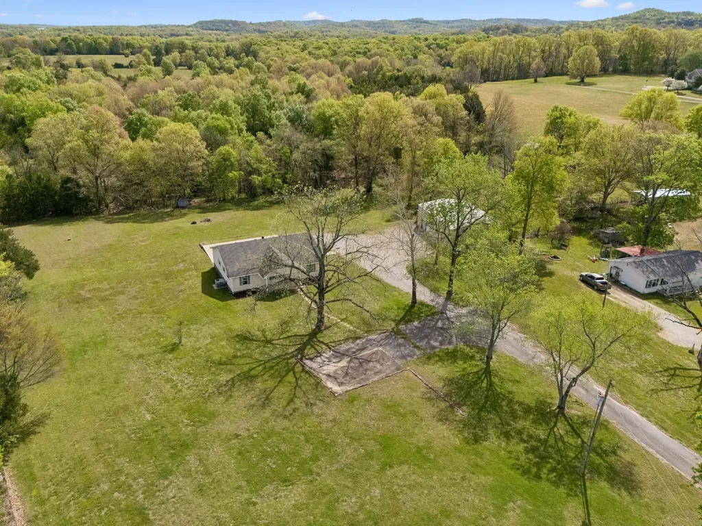 1235 Yell Road Lewisburg TN 37091