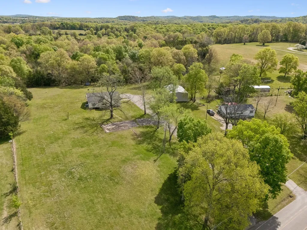 1235 Yell Road Lewisburg TN 37091