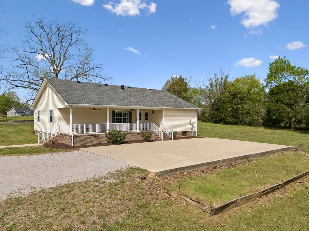 1235 Yell Road Lewisburg TN 37091