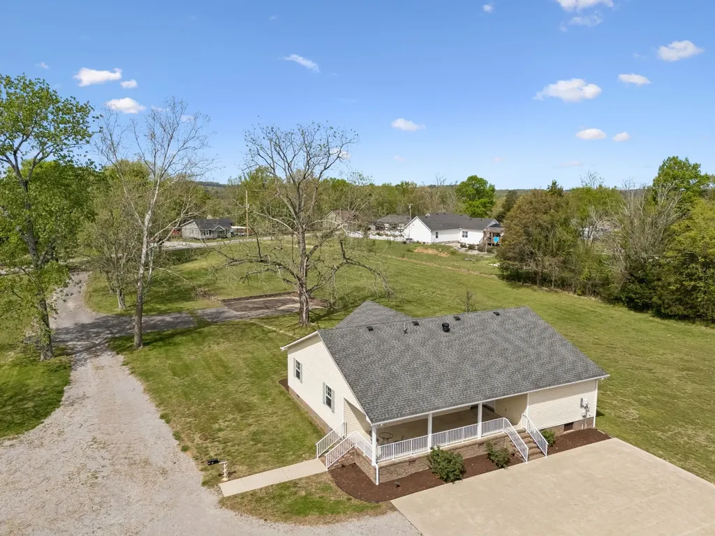 1235 Yell Road Lewisburg TN 37091