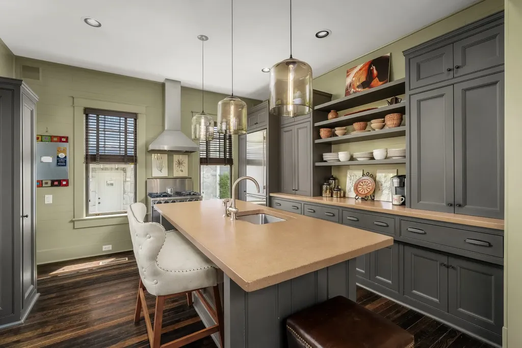 240 4th Ave, S Franklin TN 37064
