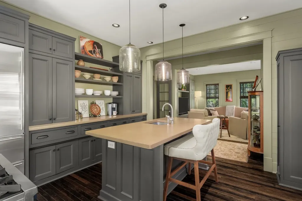 240 4th Ave, S Franklin TN 37064