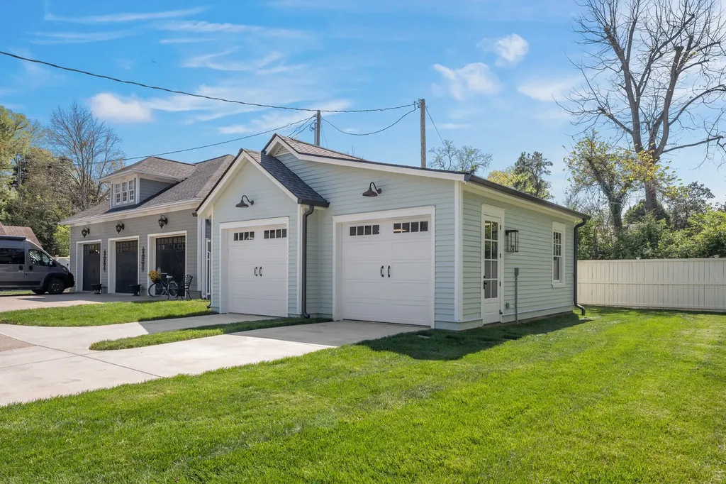 240 4th Ave, S Franklin TN 37064