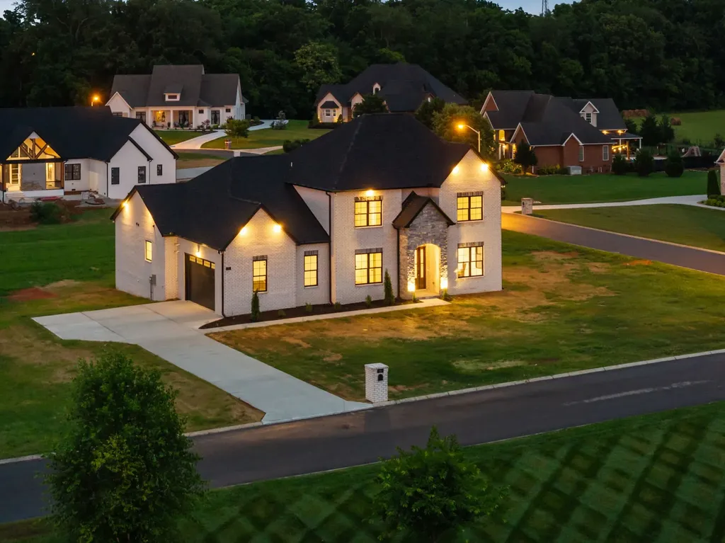 16 Blairmont Court Winchester TN 37398