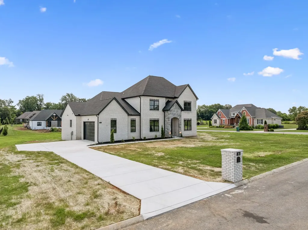 16 Blairmont Court Winchester TN 37398