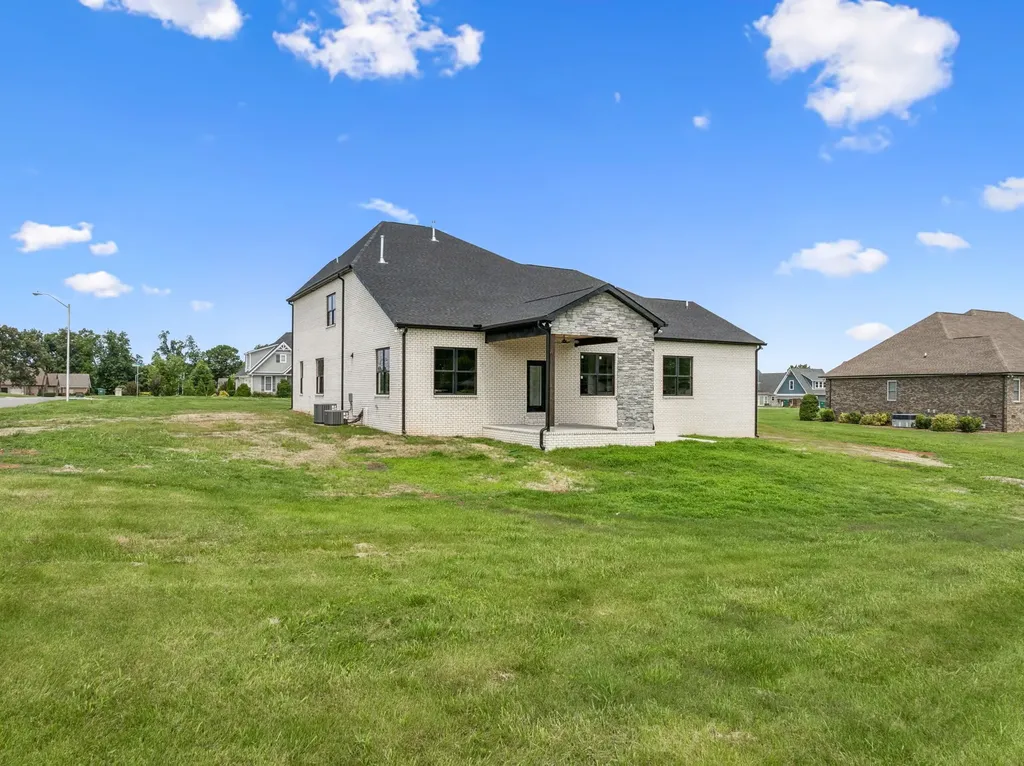 16 Blairmont Court Winchester TN 37398