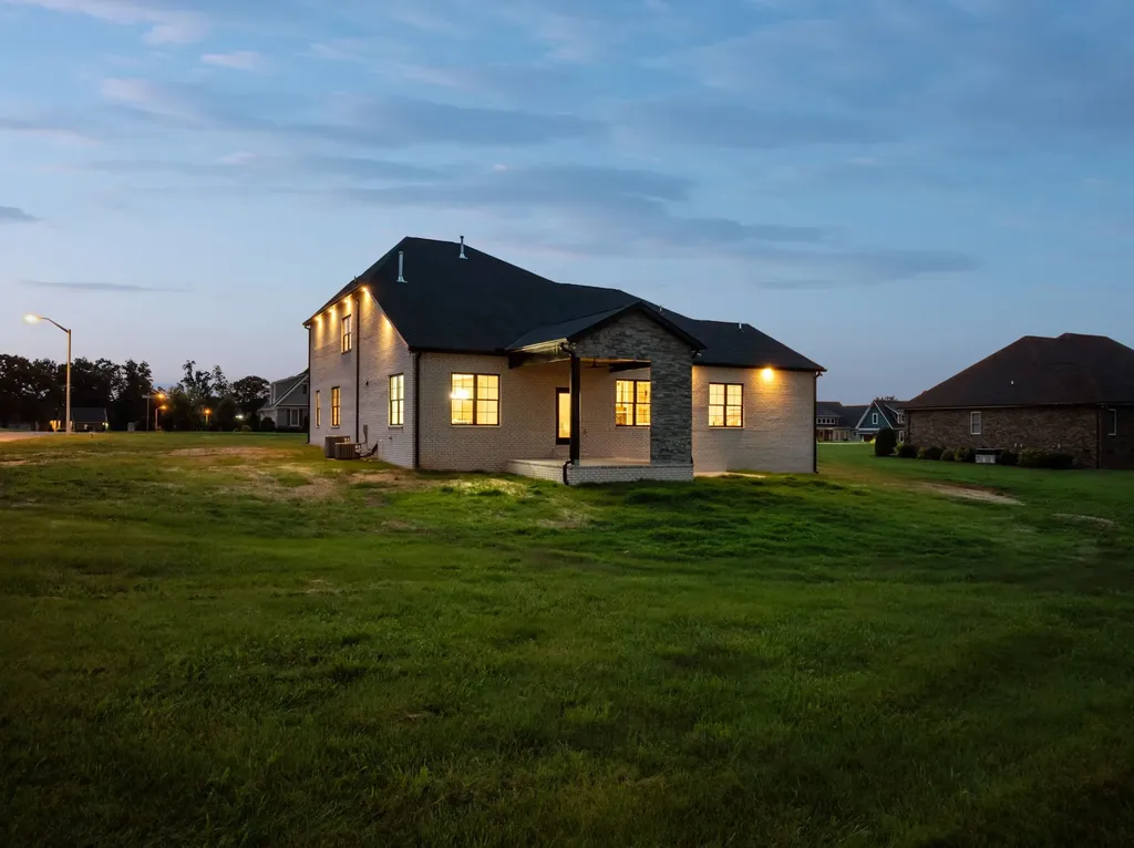 16 Blairmont Court Winchester TN 37398