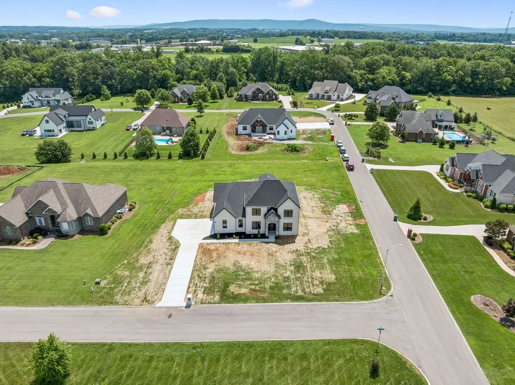 16 Blairmont Court Winchester TN 37398