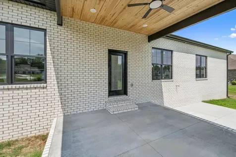 16 Blairmont Court Winchester TN 37398