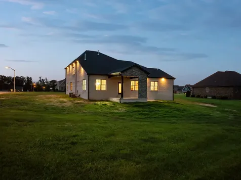 16 Blairmont Court Winchester TN 37398