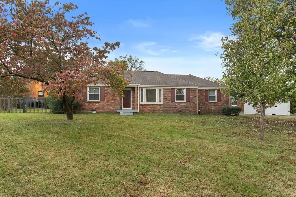 2205 Crestline Drive Nashville TN 37214