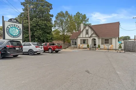 2205 Crestline Drive Nashville TN 37214